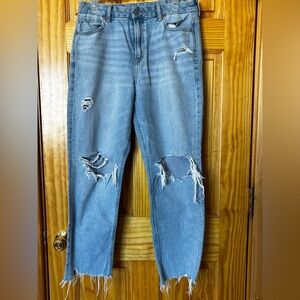 American Eagle Distressed Mom Jeans – Size 10 Short